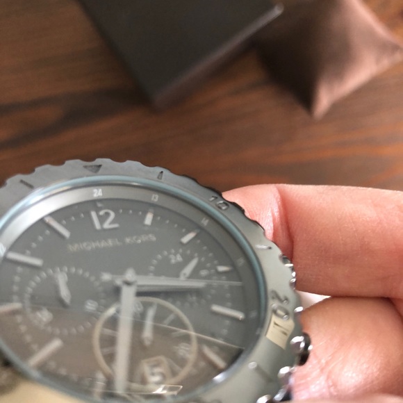 Michael Kors Watch - Picture 8 of 8